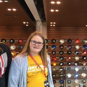 Meet your Posher, Maya